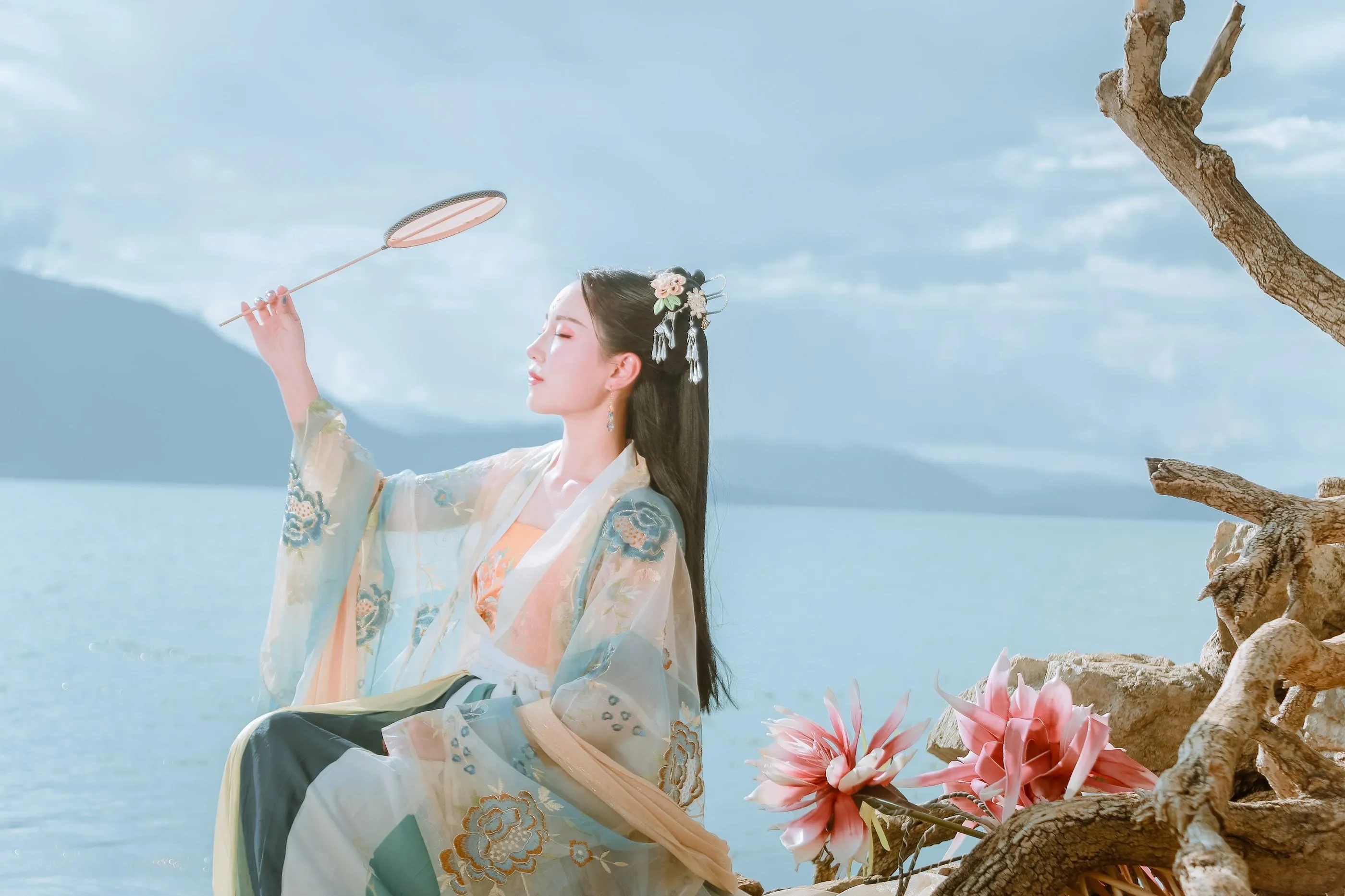 [YITUYU艺图语]2022.01.29 清水出芙蓉 Julie [23P]插图7